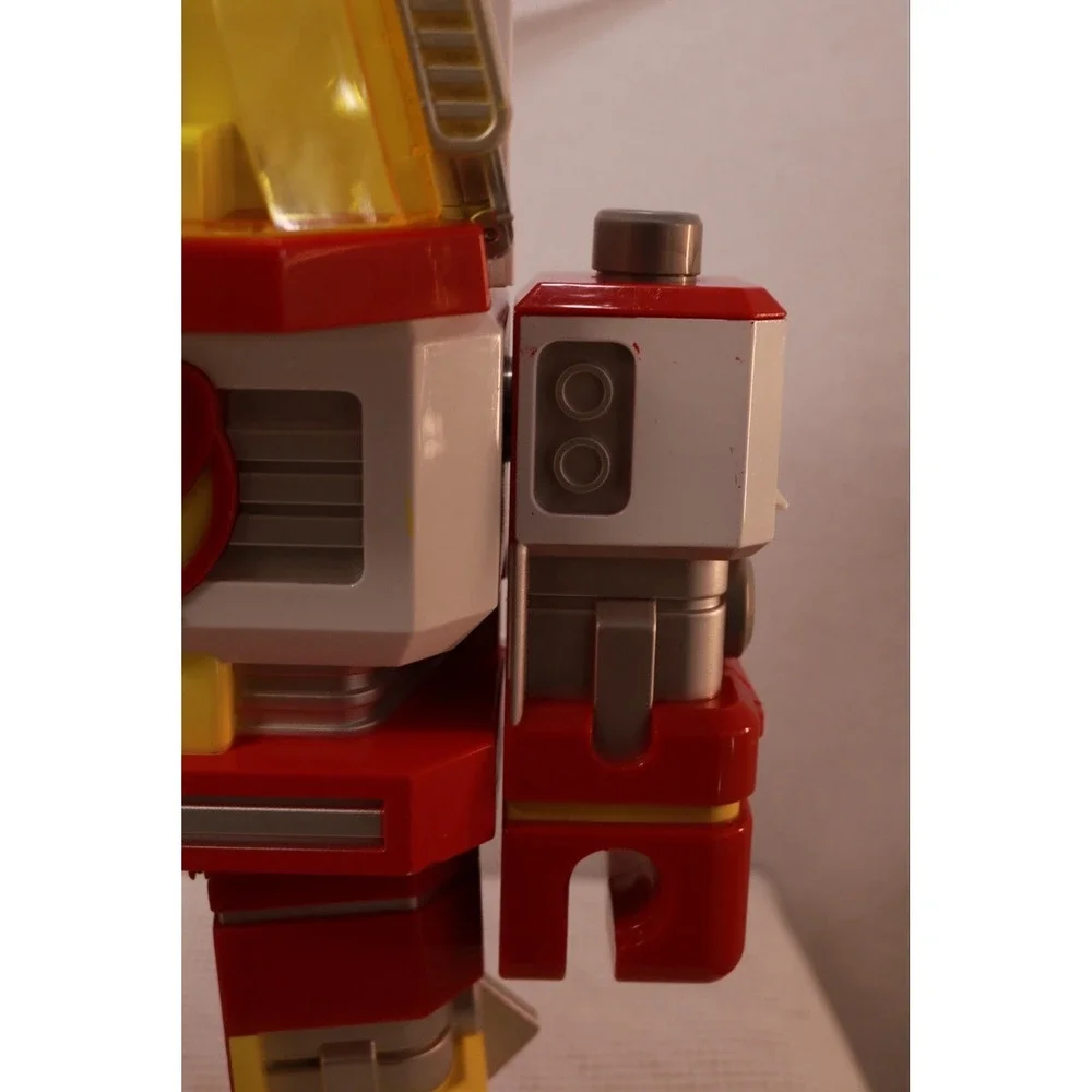 Ryan's World Mega Mecha Titan Robot Transforming Figure Red Yellow White 18in